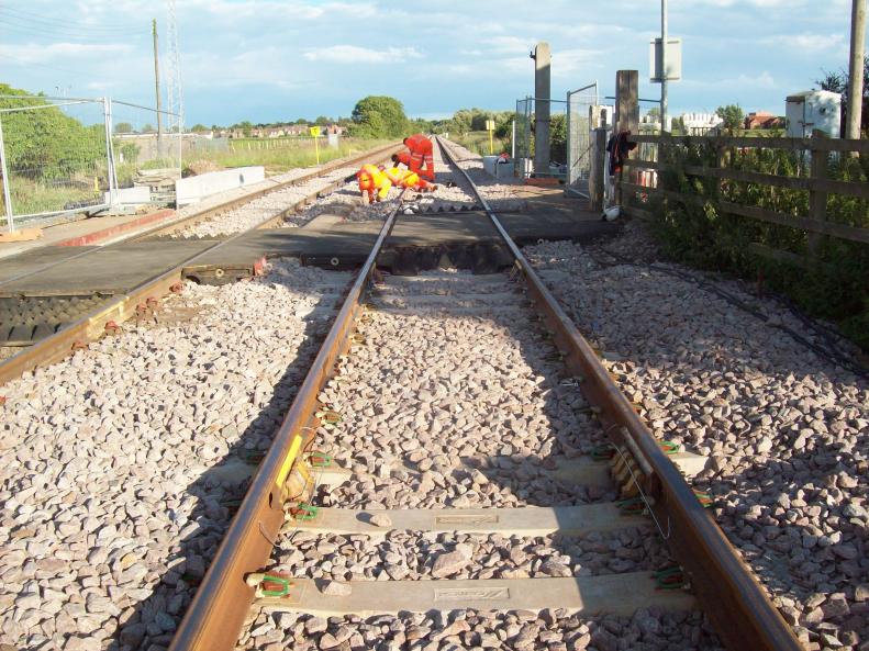 Clipped Track Joints