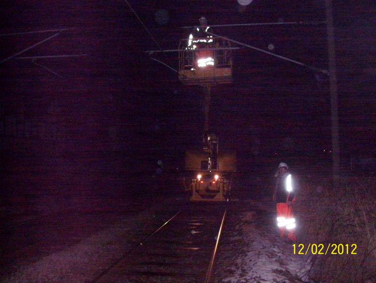 Border Rail carrying out OHLE modifications